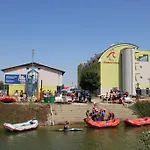 Hotel And Park Divoka Voda Hotel Bratislava