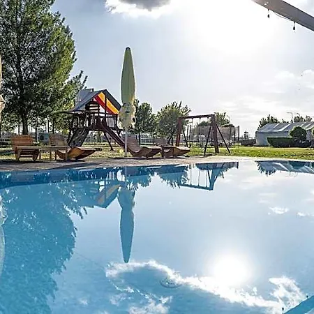 Hotel And Park Divoka Voda 3*
