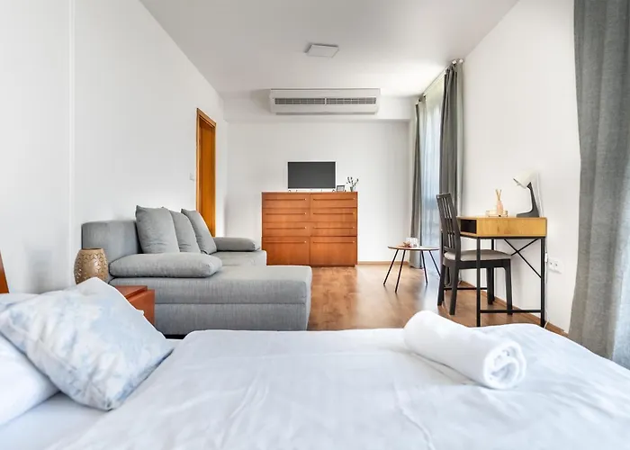 Hotel And Park Divoka Voda Bratislava